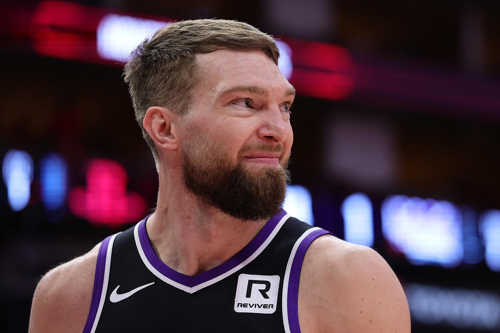  今日迎戰(zhàn)綠軍小薩升級(jí)為可以出戰(zhàn) 上一次交手狂攬23分28板！