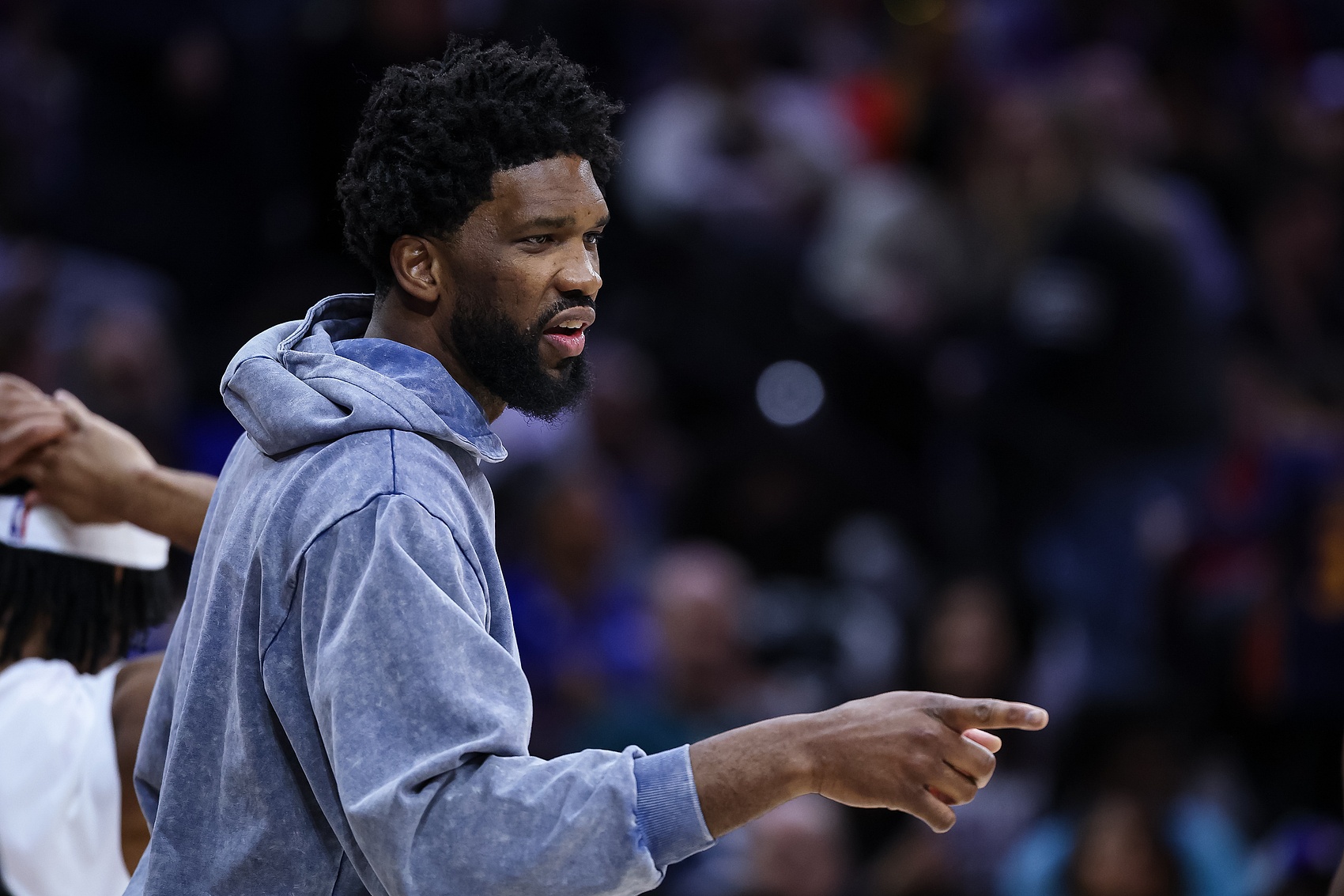  快1個月還沒定治療方案！納斯談恩比德是否手術(shù)：還沒定 但是快了