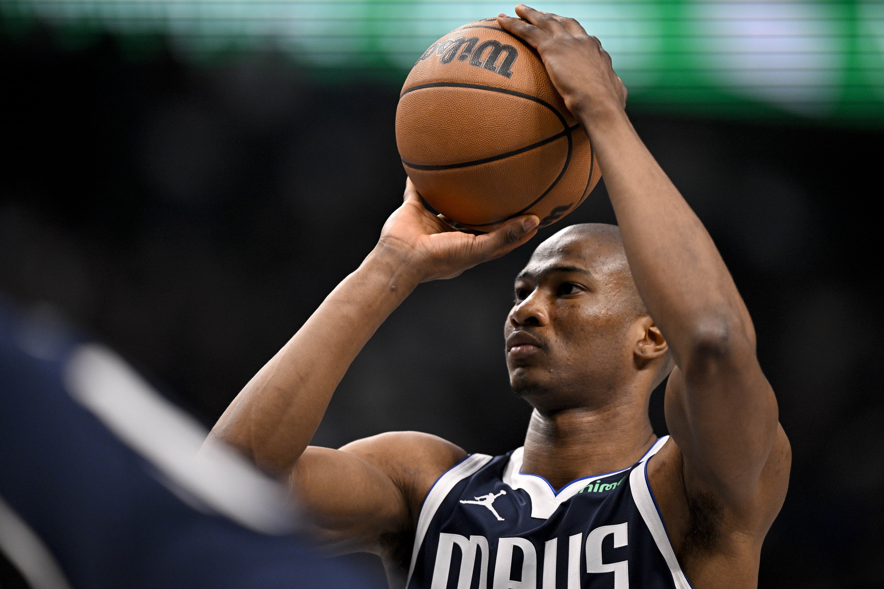  越打越好！凱-瓊斯9投8中砍下18分11籃板 正負值+12！