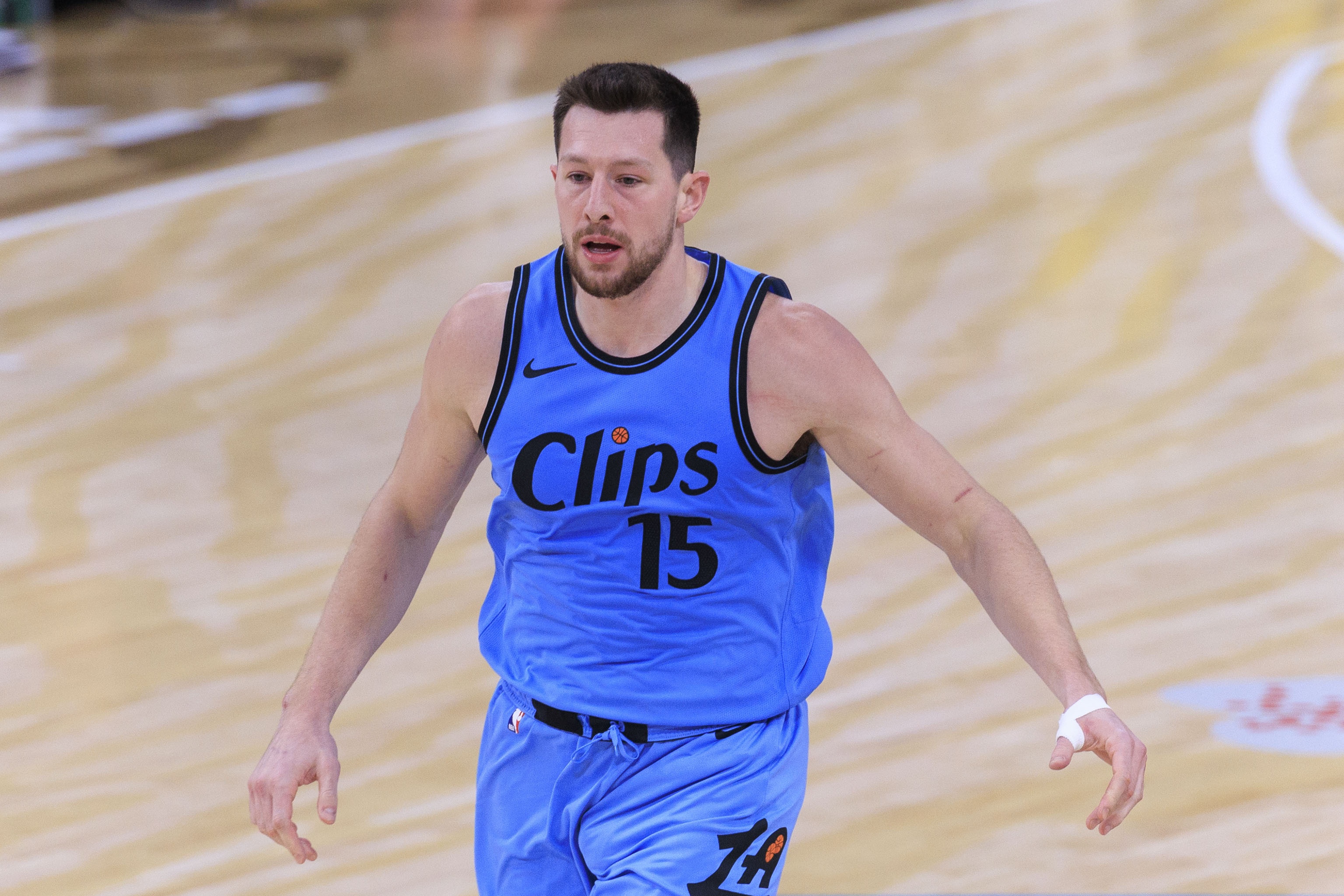  臥底？尤班克斯戰(zhàn)舊主11分鐘4中1拿7分4板 正負(fù)值-24最低