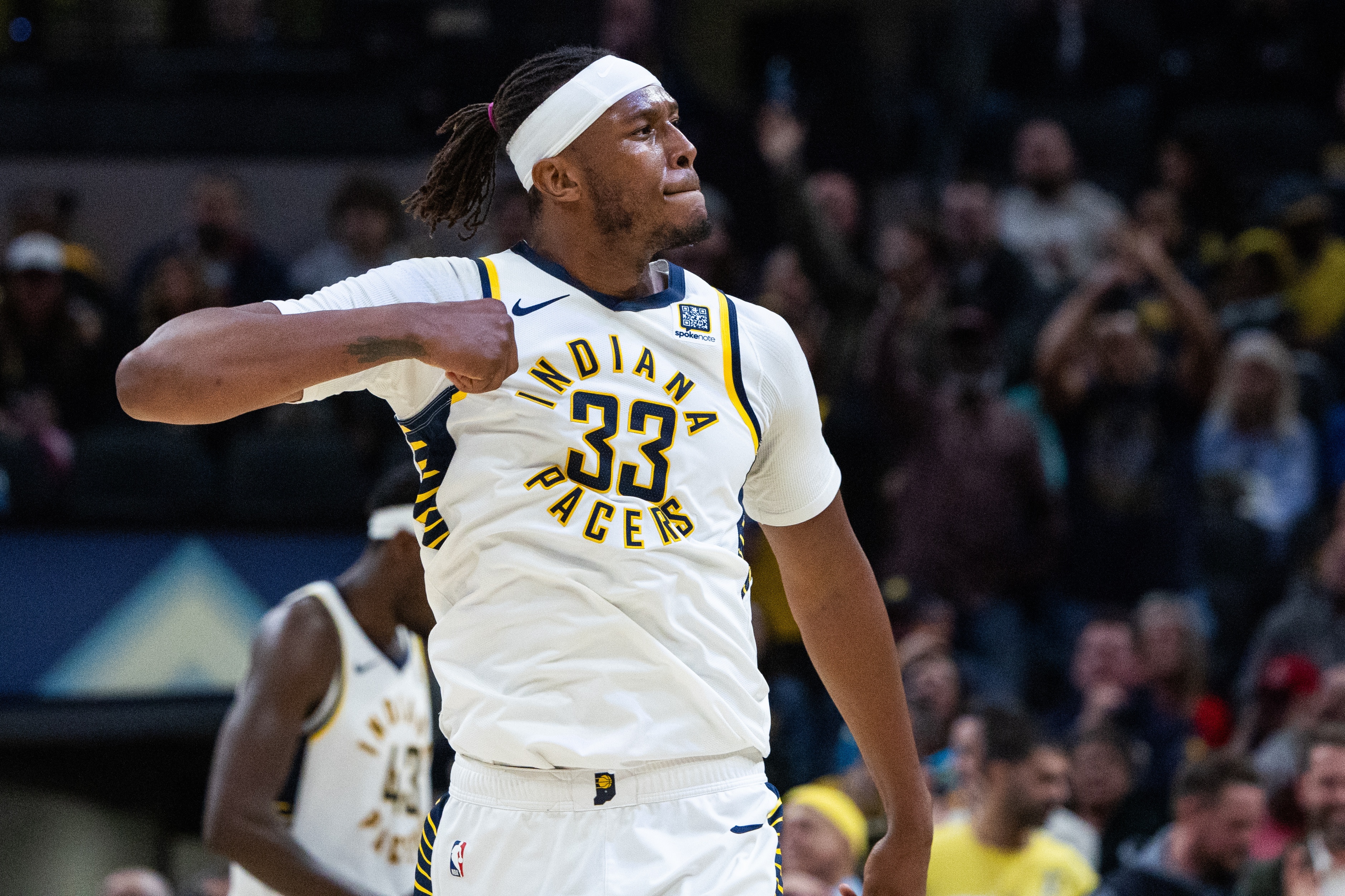  苦苦支撐！特納半場(chǎng)10中5拿到15分3板2助 全隊(duì)唯一上雙