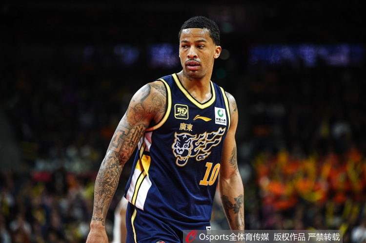  效率不夠高！伯克23中8拿到23分9板7助2斷