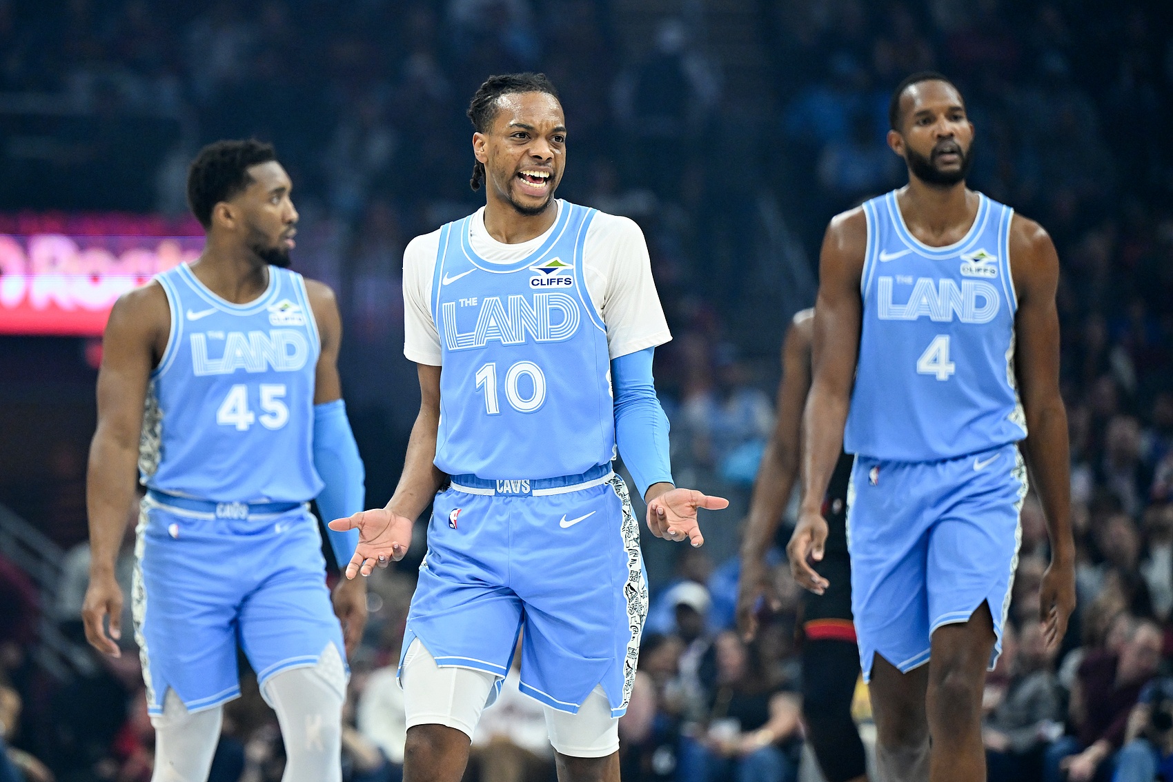  三分23中12仍落后！船記發(fā)問：騎士每場(chǎng)比賽都打得這么好嗎？