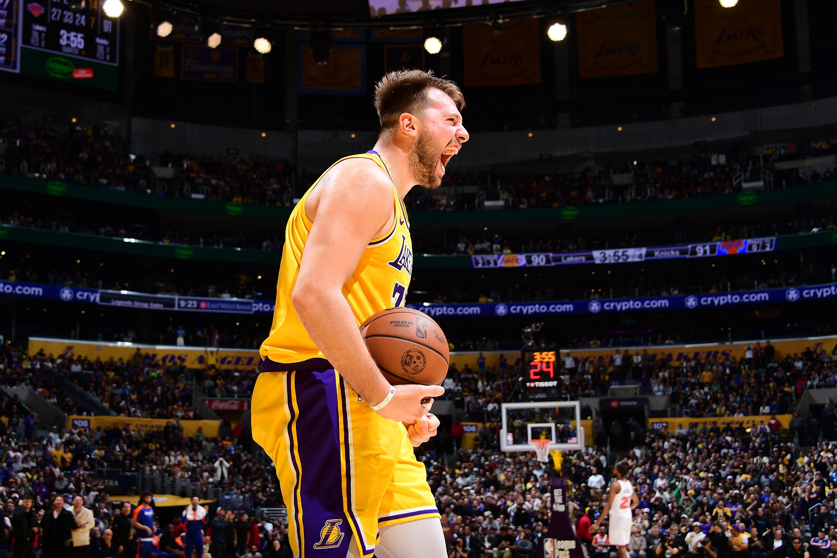  東契奇：從第四節(jié)開始我們加強(qiáng)了對抗強(qiáng)度連續(xù)防成 這場勝利很難