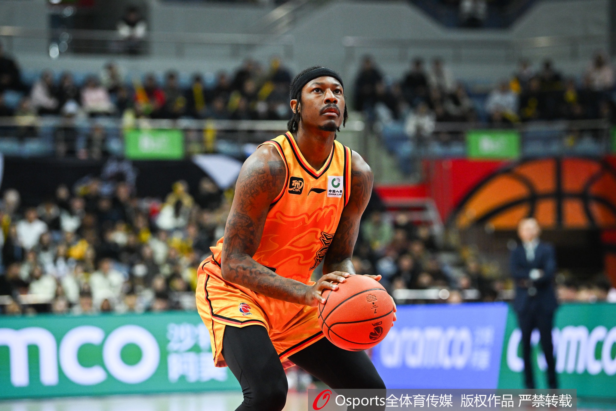  殺傷力相當(dāng)強(qiáng)！湯普森和古德溫上半場(chǎng)共計(jì)造到18個(gè)罰球&合砍30分