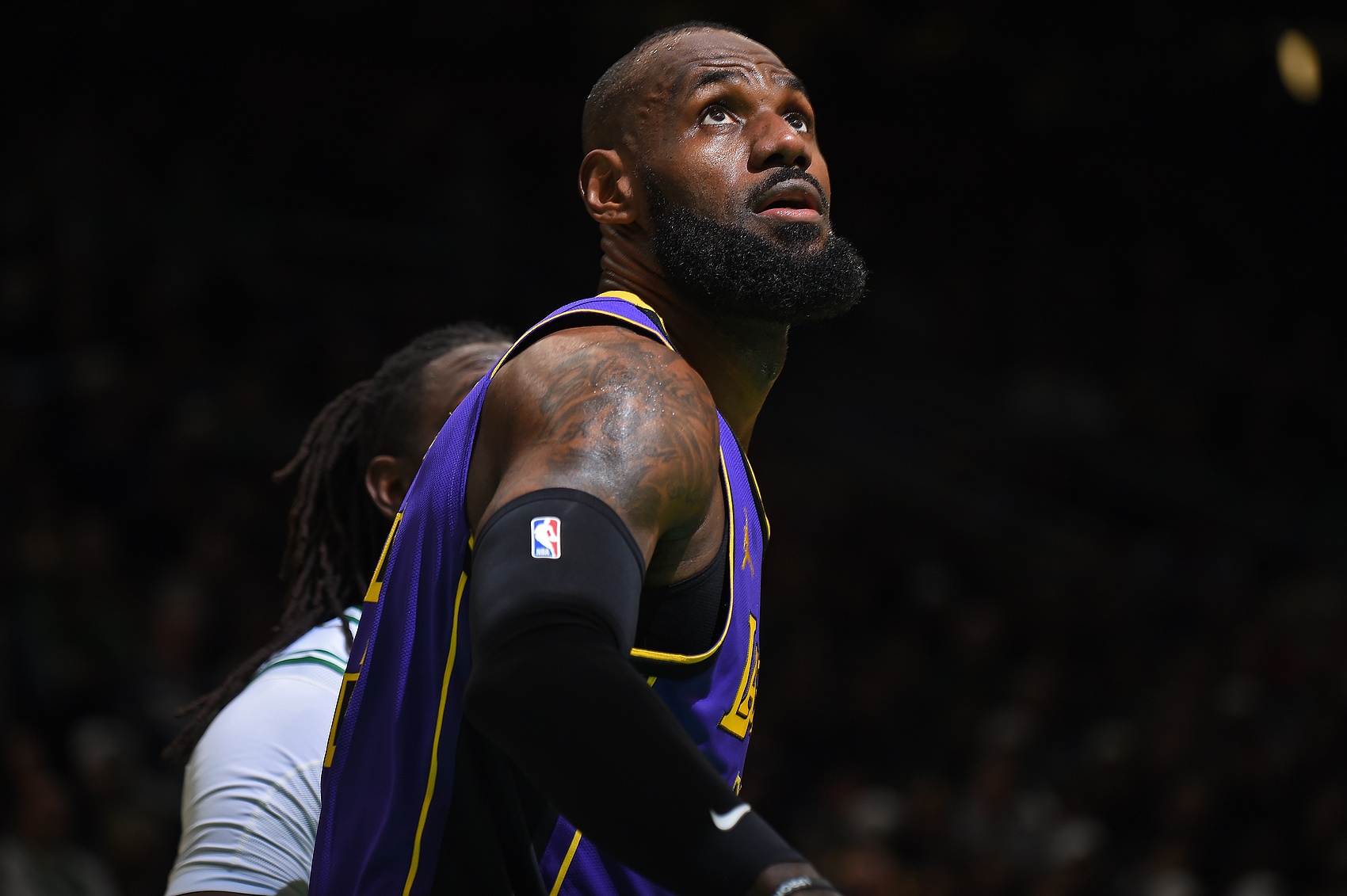  隊(duì)記：湖人和詹姆斯都意識(shí)到?jīng)]有訓(xùn)練時(shí)間 因此將以賽代練找狀態(tài)