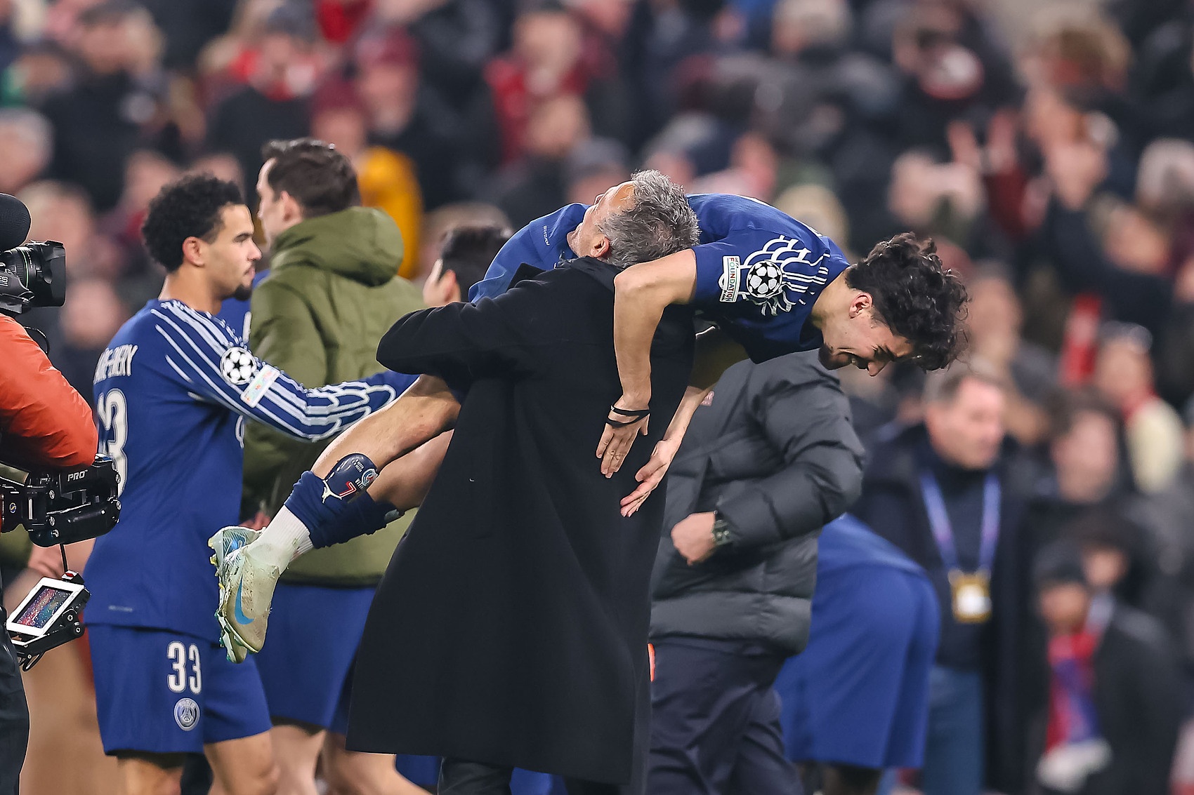  佩蒂特：恩里克讓巴黎踢得從容不迫，很多人都欠他一個(gè)道歉