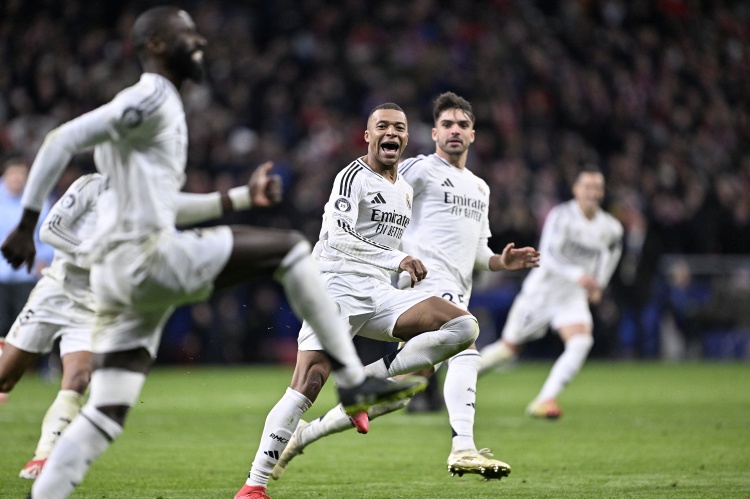  名場面預(yù)定！姆巴佩看到呂迪格高抬腿狂奔慶祝，立馬學(xué)了起來