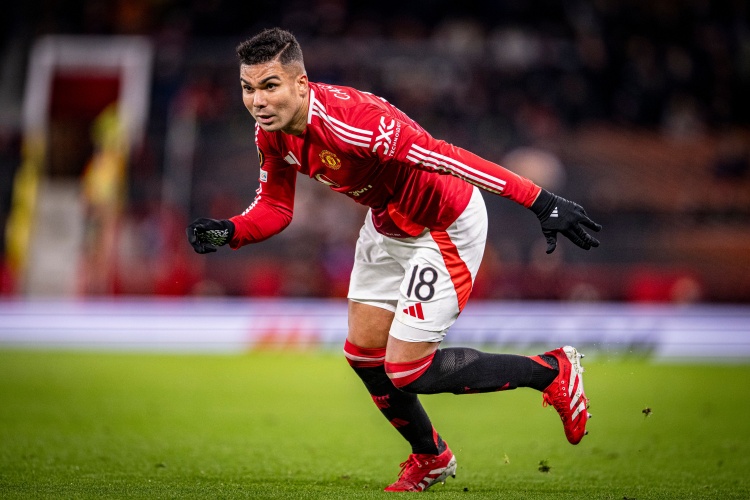  再續(xù)1年？33歲卡塞米羅此前遭棄用，近7場(chǎng)比賽5場(chǎng)首發(fā)找回狀態(tài)