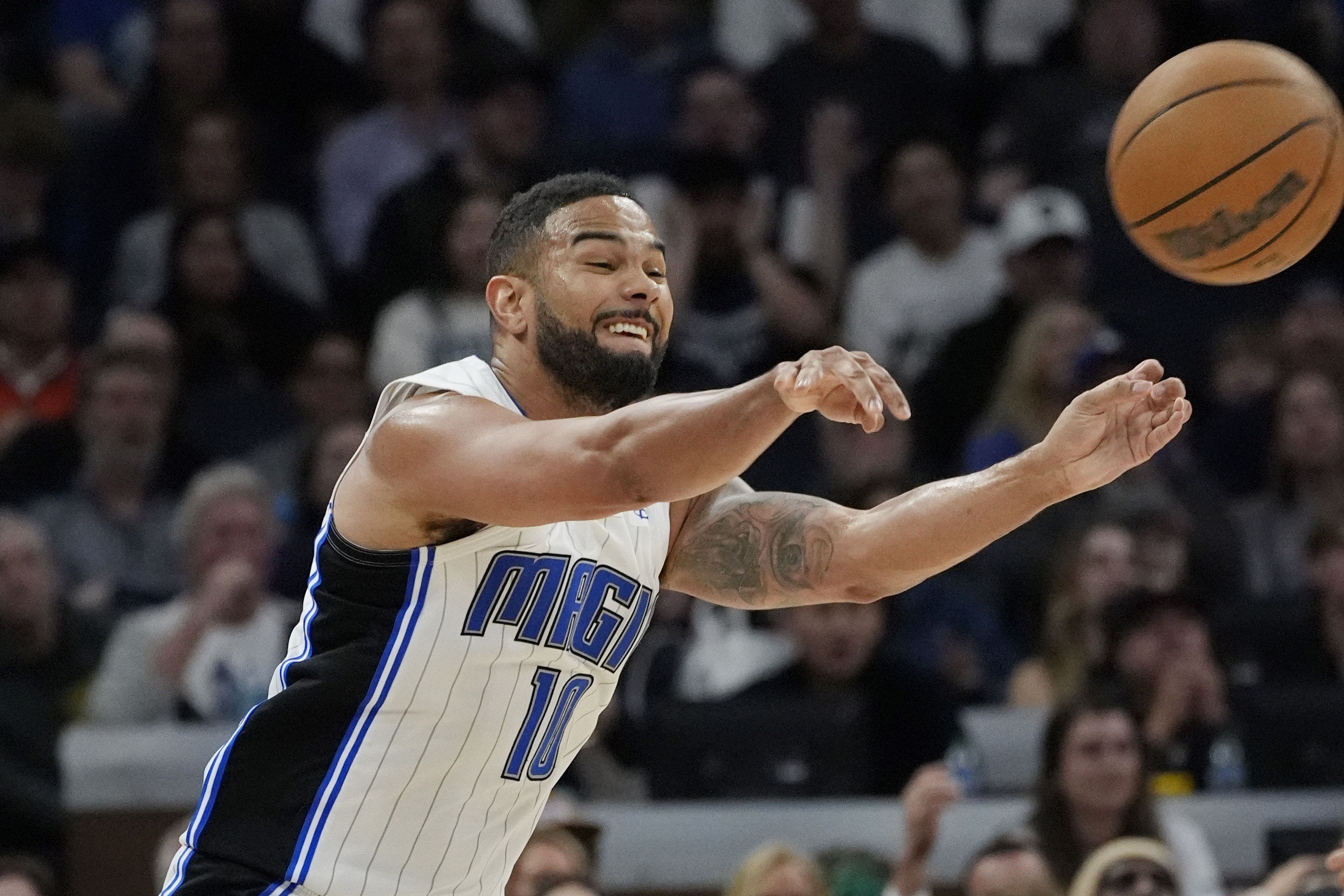  先發(fā)效果不錯！約瑟夫9中5&三分6中2拿到13分2助2斷 正負(fù)值+3