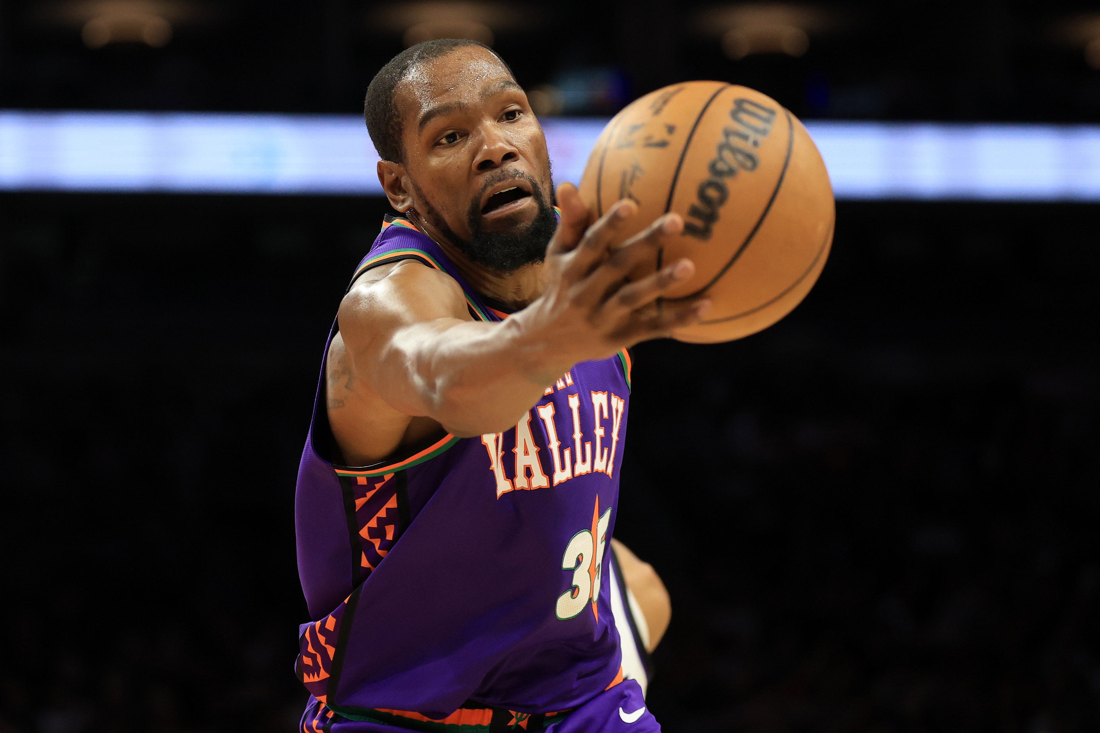  最佳陣要沒了？美記：腳踝受傷 人們擔(dān)心杜蘭特的賽季已經(jīng)結(jié)束了