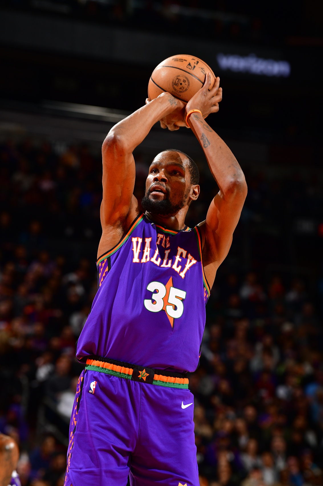  輕輕松松！杜蘭特上半場10中6砍下17分4助攻 正負值+18