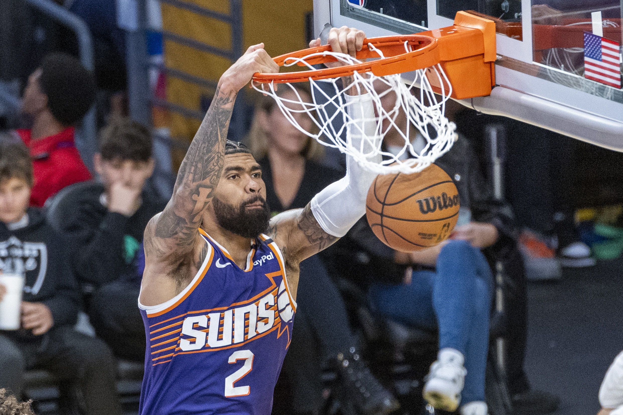  高效表現(xiàn)！理查茲半場10中7拿到14分4板2助2帽