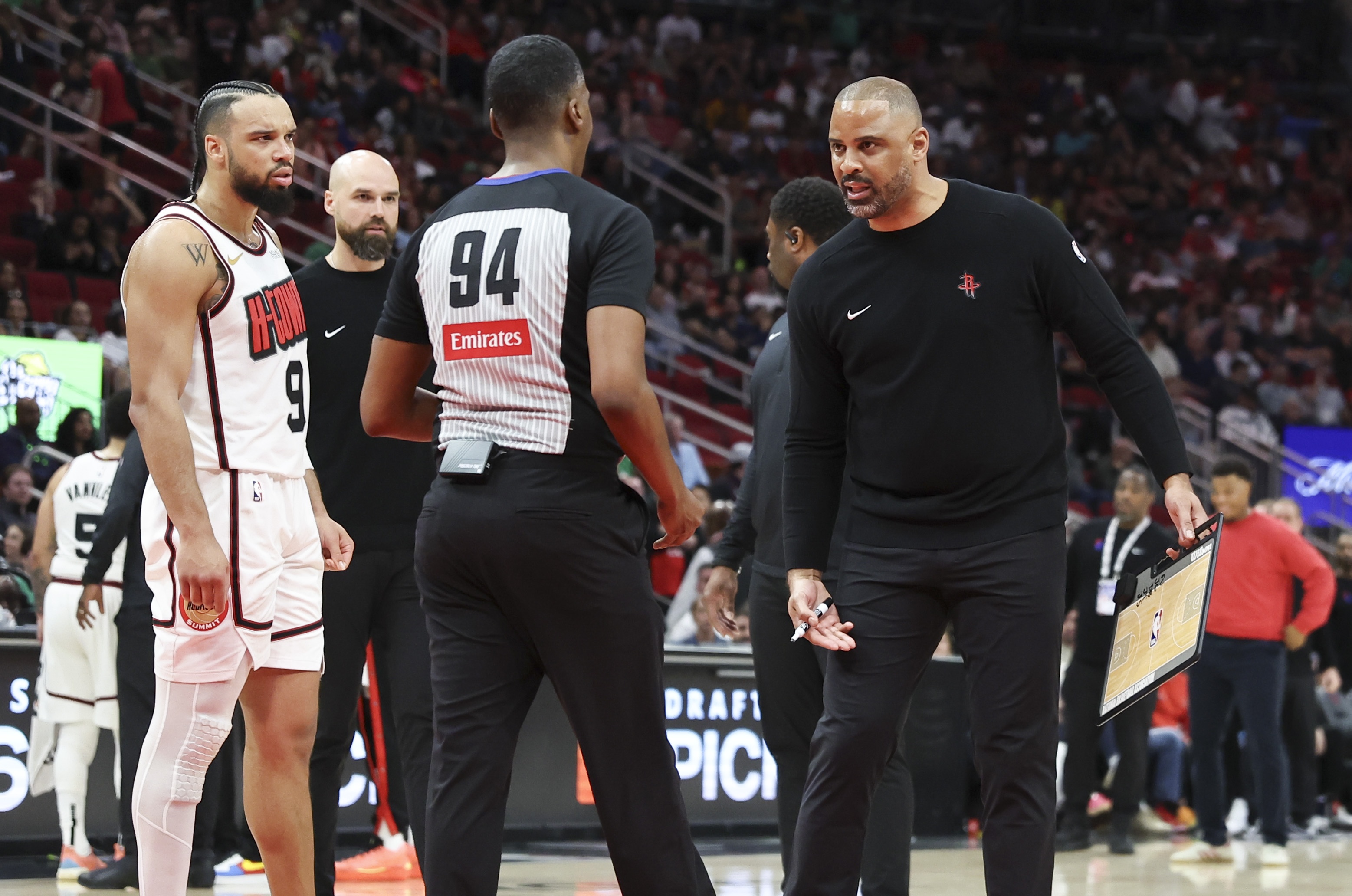  烏度卡：狄龍吃2T被驅(qū)逐 因為他以為裁判只吹了他一個人技術(shù)犯規(guī)