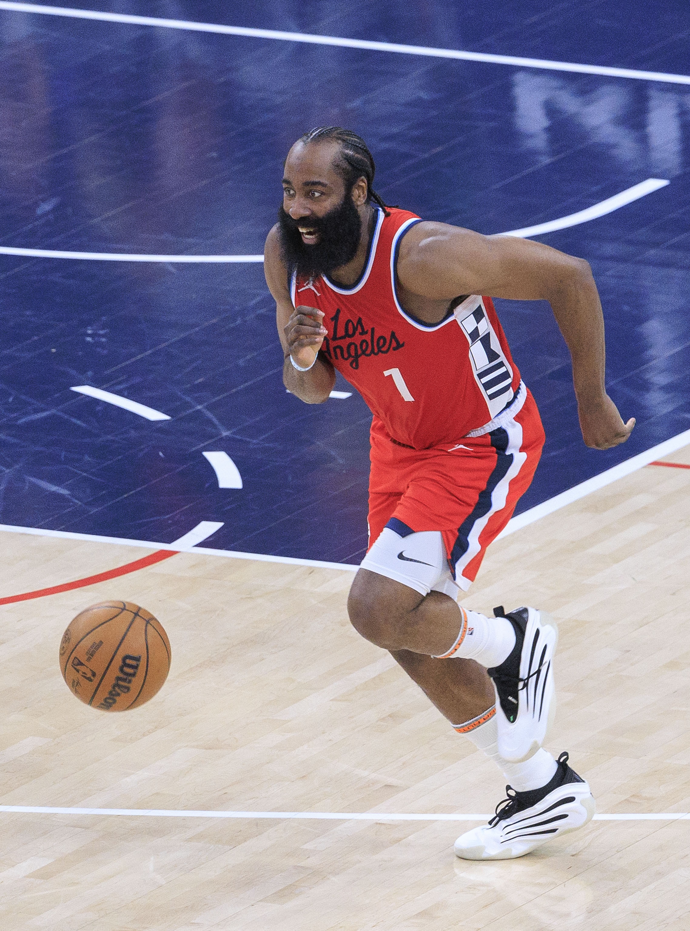  什么級(jí)別？哈登近10戰(zhàn)場(chǎng)均28.4分5.6板9.8助1.4斷 率領(lǐng)快船8勝2負(fù)