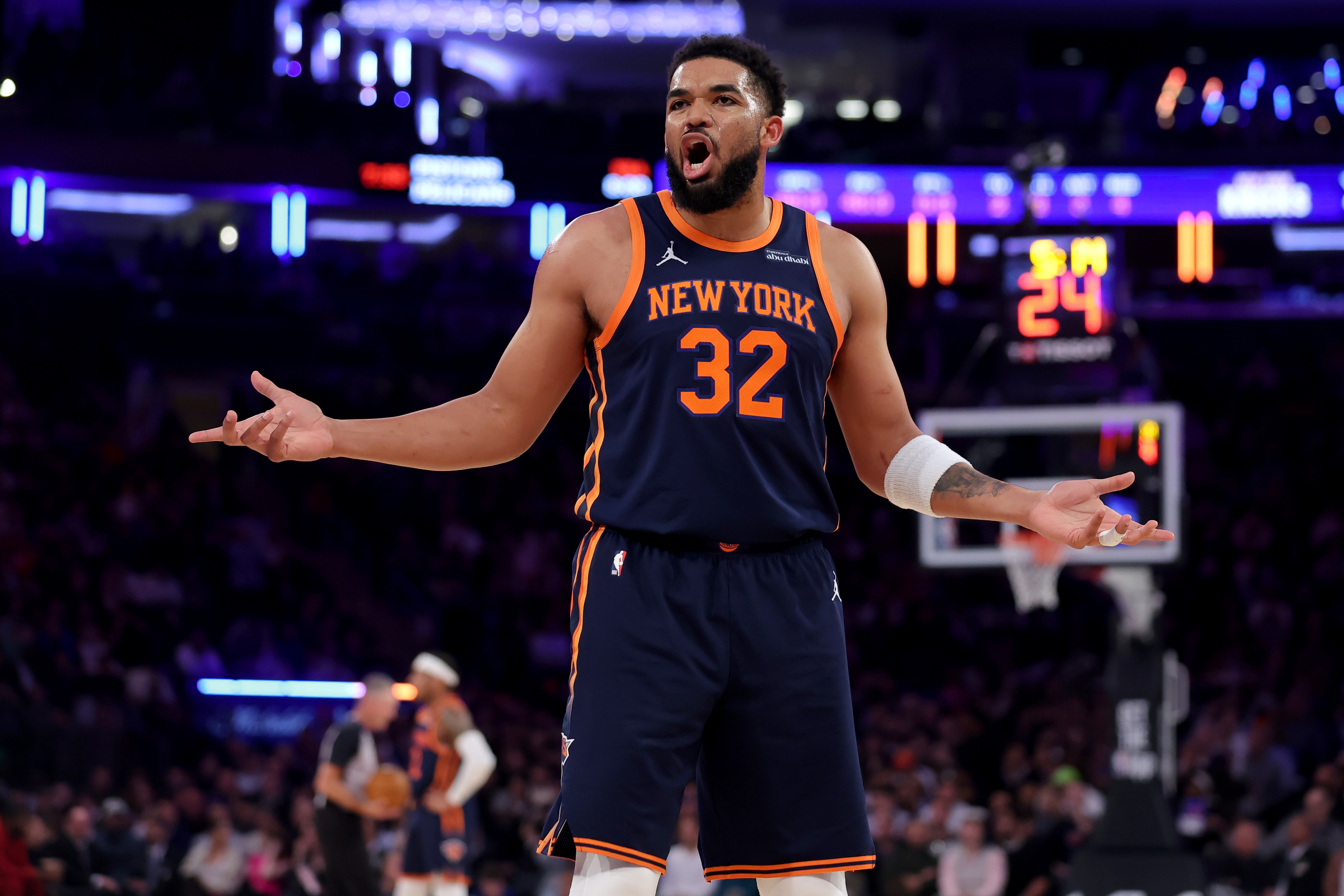  要不歇歇吧！唐斯帶傷作戰(zhàn)半場砍19分 但球隊已經(jīng)落后24分