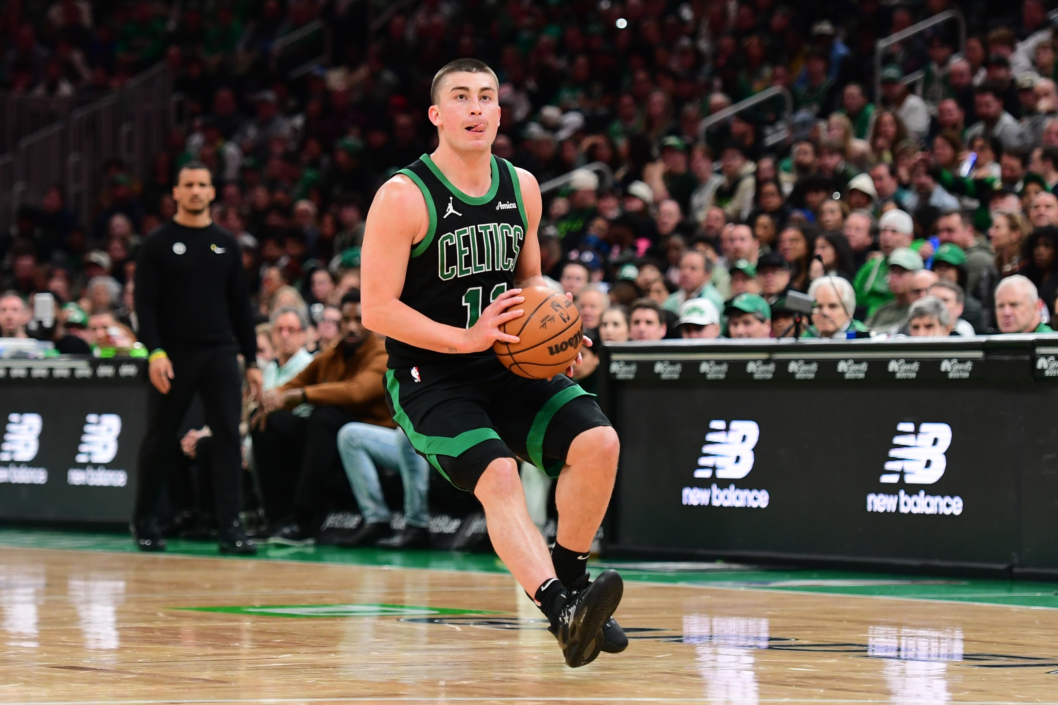  普理查德談賽季首次首發(fā)：我三分鐘就領(lǐng)到3犯 我還是打替補吧