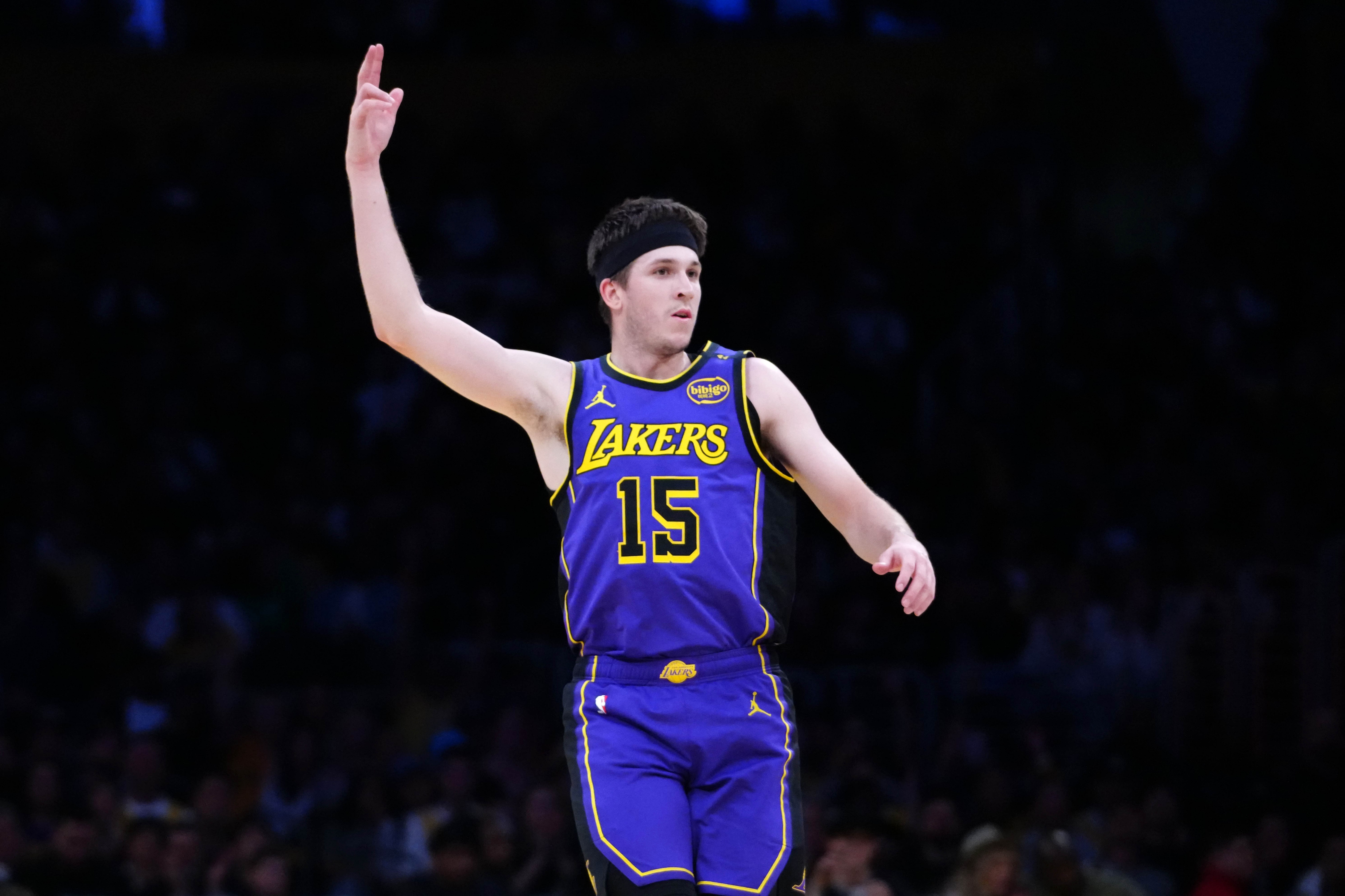  里夫斯3月場(chǎng)均23.4+6.3+5.7！前幾的三當(dāng)家？湖媒：前2 但不是第2