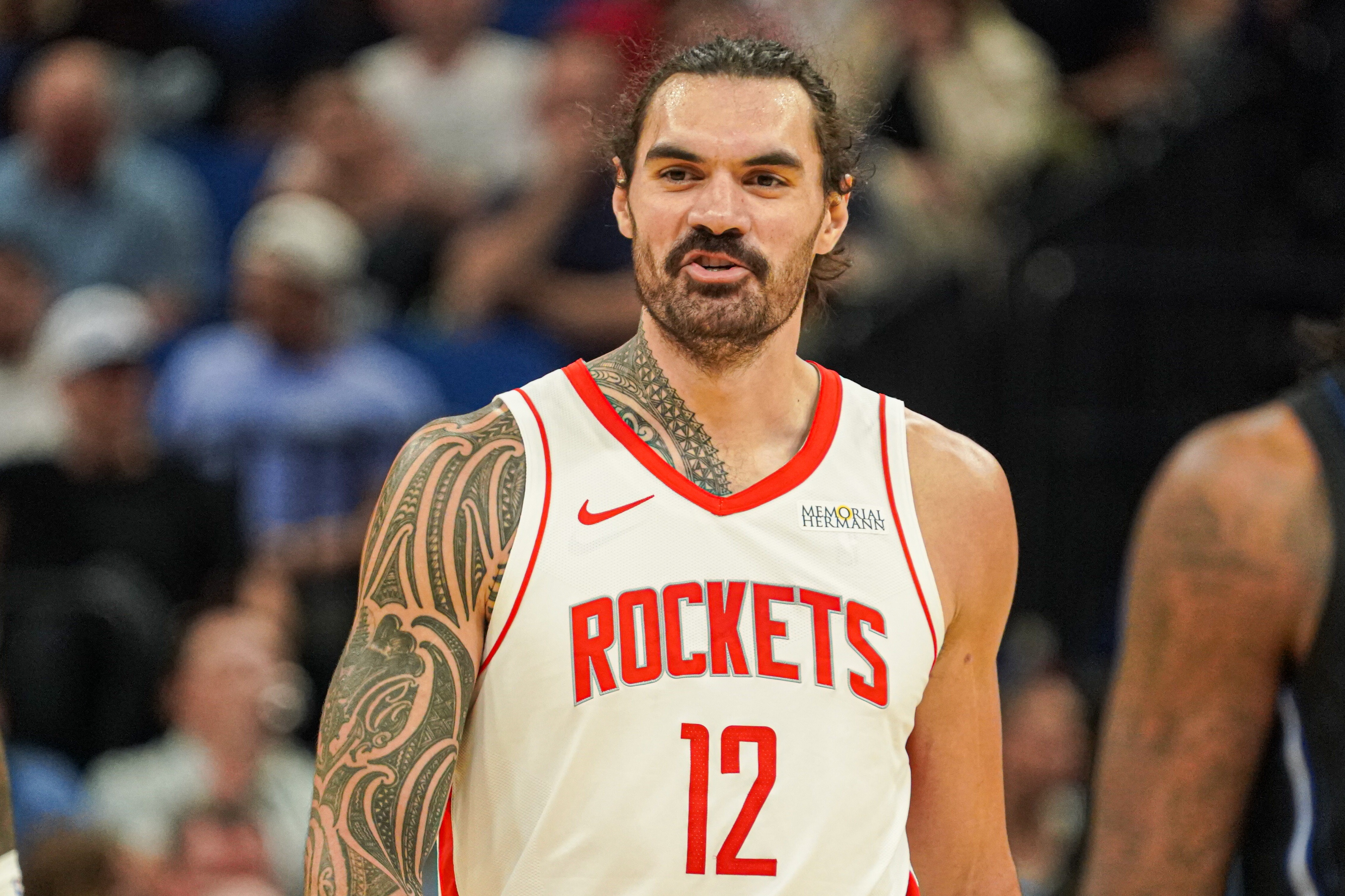  你成砍分手了？亞當(dāng)斯半場內(nèi)線5投全中拿到10分2板2帽