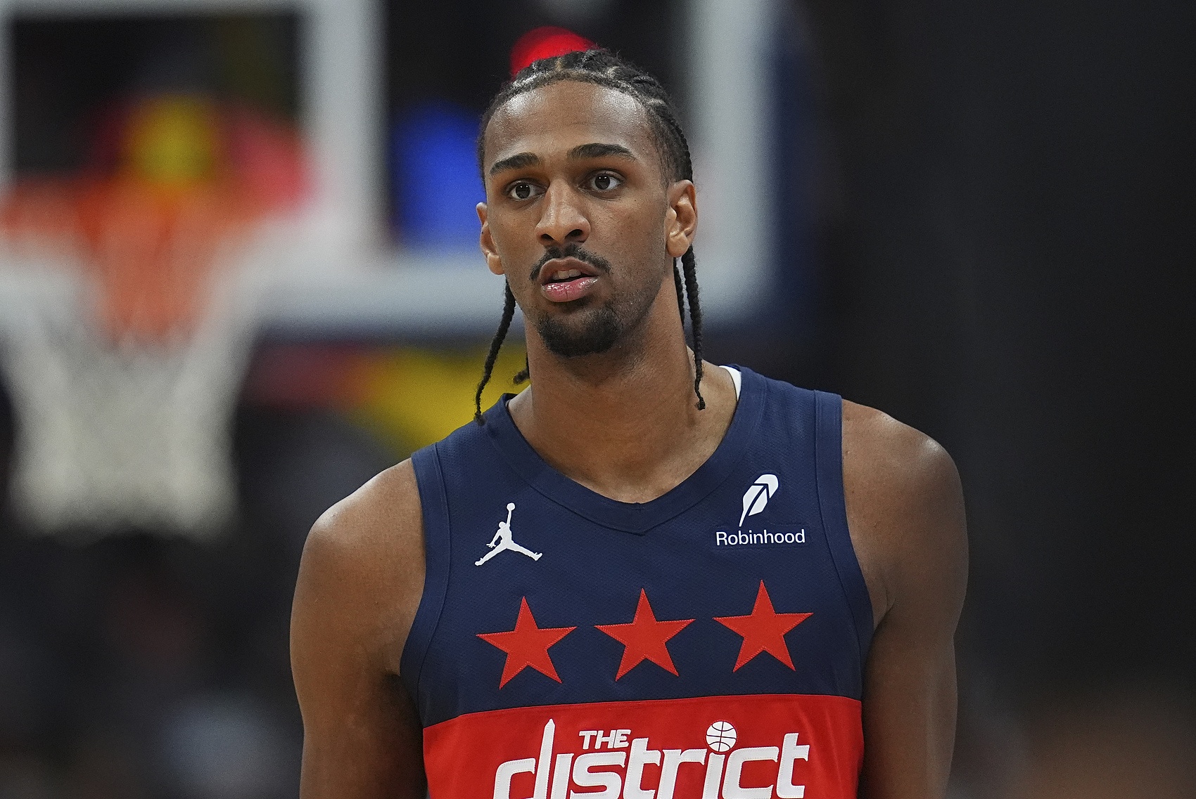  斯瑪特：我很喜歡薩爾的防守 他還需要變得更強(qiáng)壯一點(diǎn)