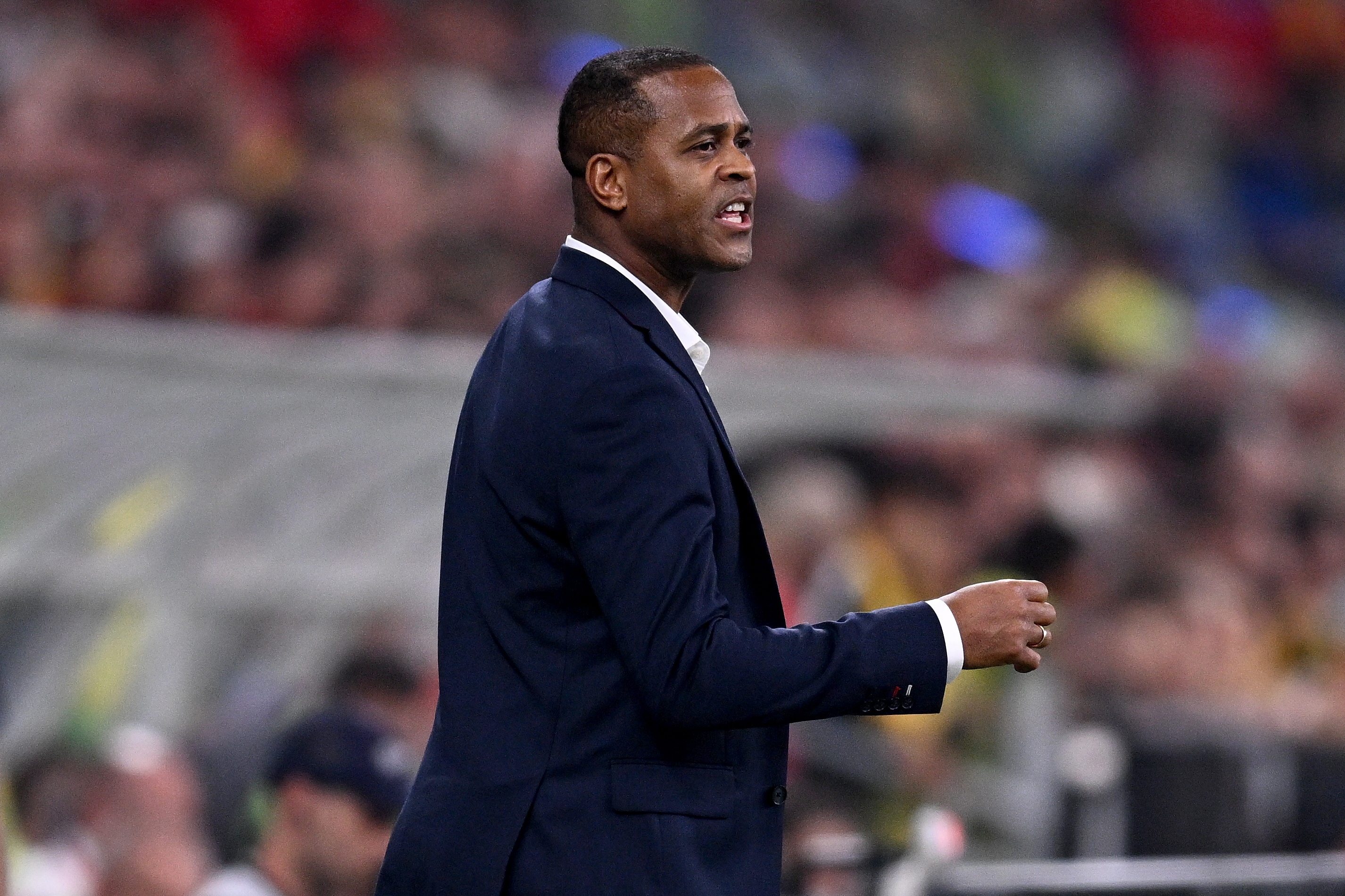  足球報(bào)談?dòng)∧?-5慘?。簹w化大多缺乏磨合 克魯伊維特執(zhí)教經(jīng)驗(yàn)匱乏