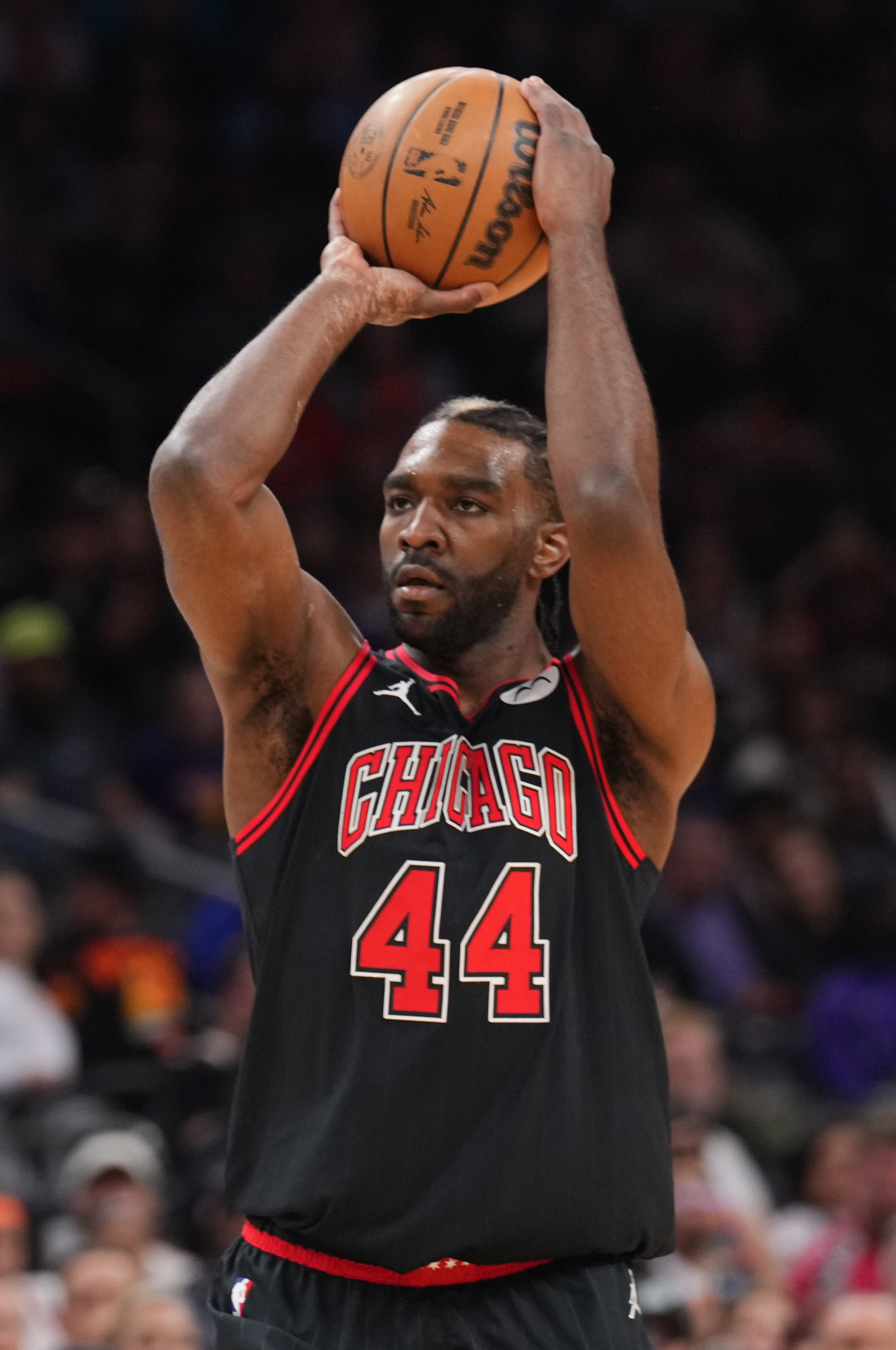  外線(xiàn)火力猛！帕威8中5得14分3板3助1帽 三分7中4