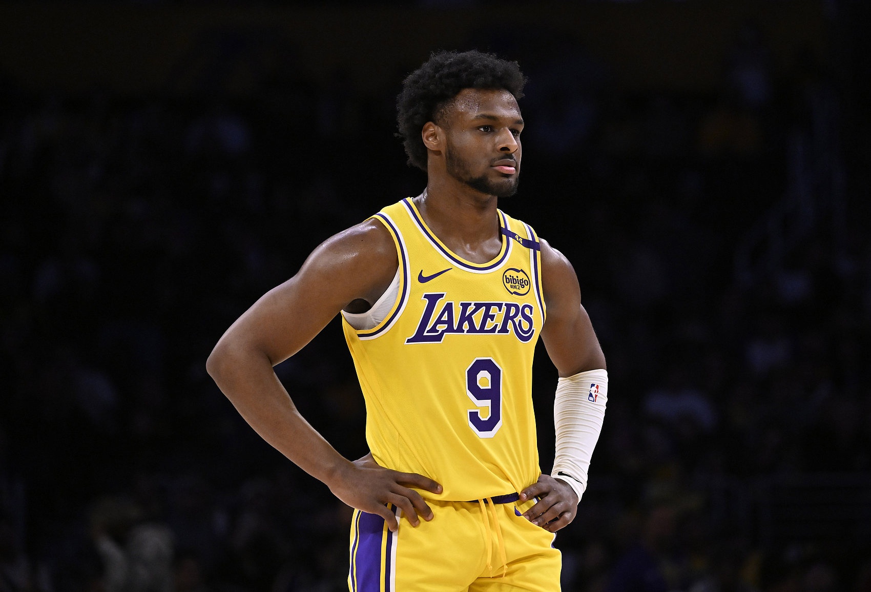  登場(chǎng)反向收比賽！布朗尼7分鐘4中0拿到2分1助攻