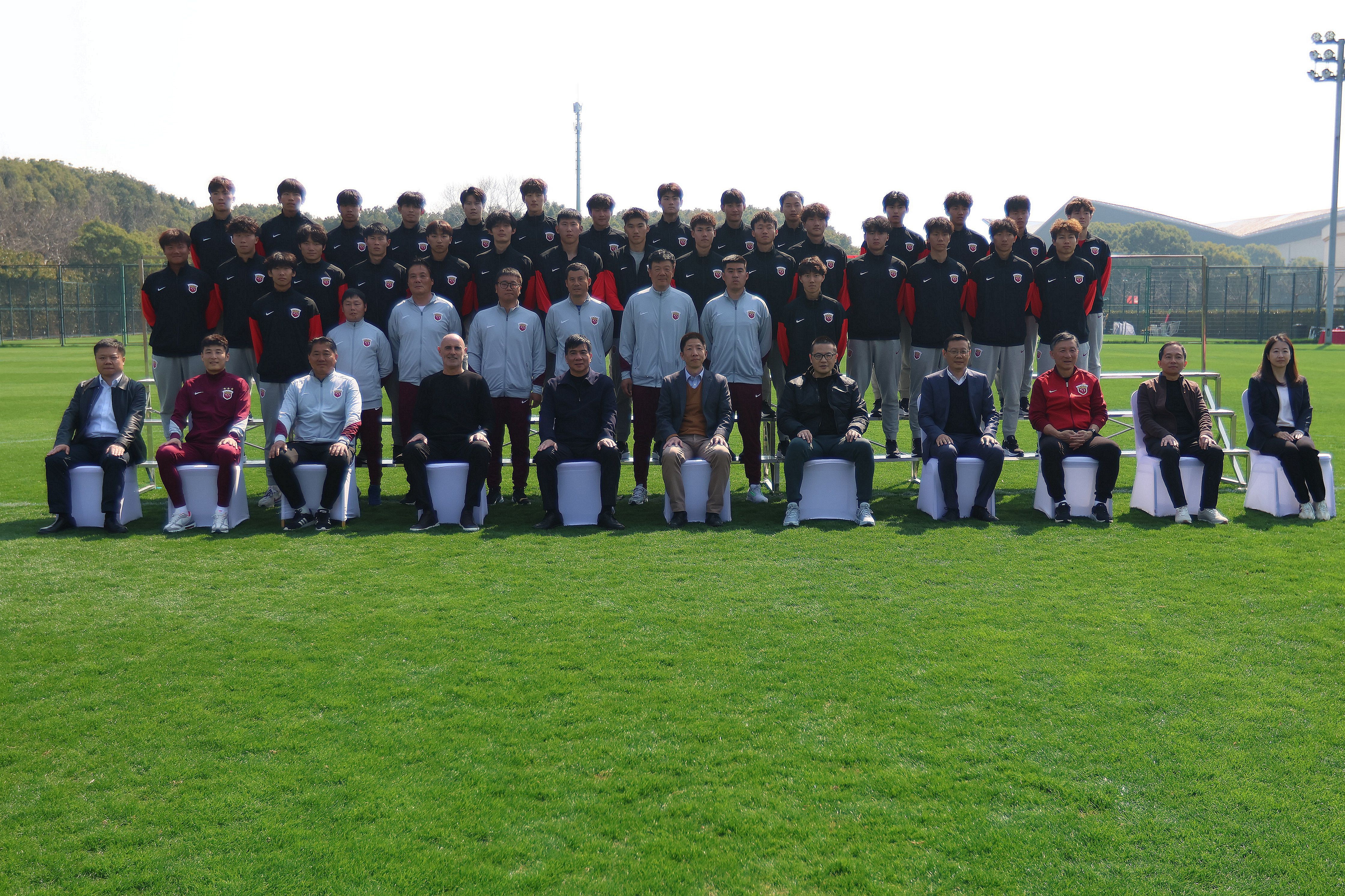  滬媒：海港B隊(duì)球員每月至少數(shù)千元工資 冠名贊助后可能還有贏球獎(jiǎng)