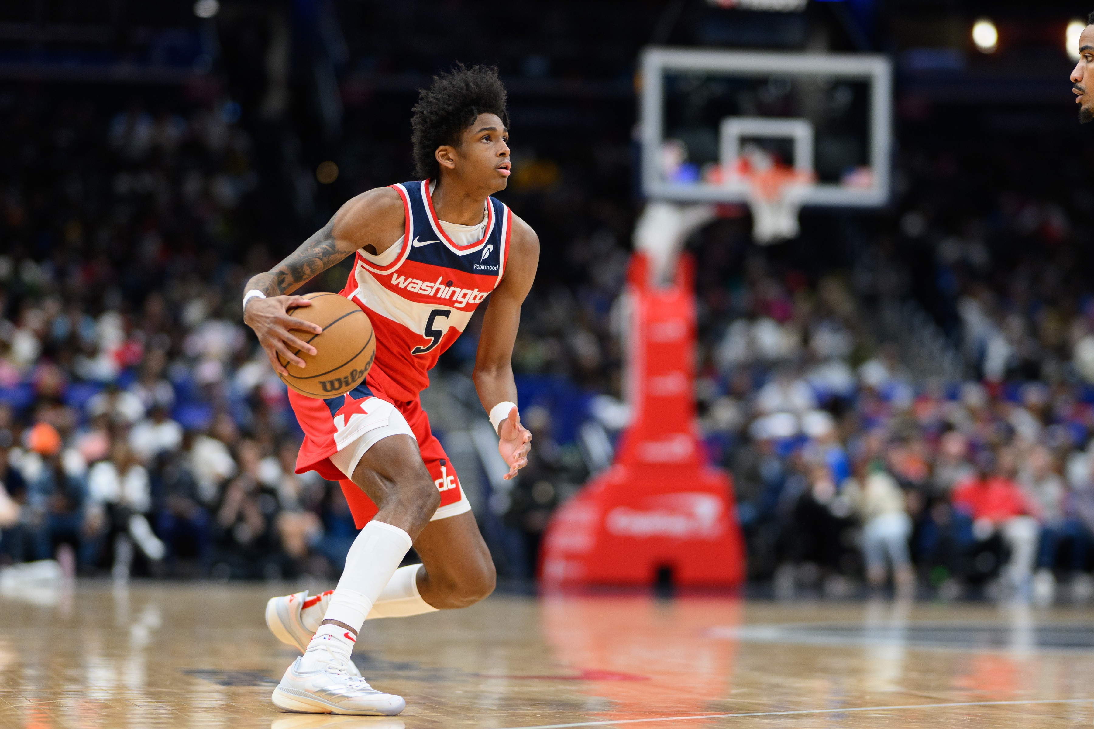  末節(jié)14分&一度命中關(guān)鍵三分！23號(hào)秀AJ-約翰遜42分鐘14中6砍20分