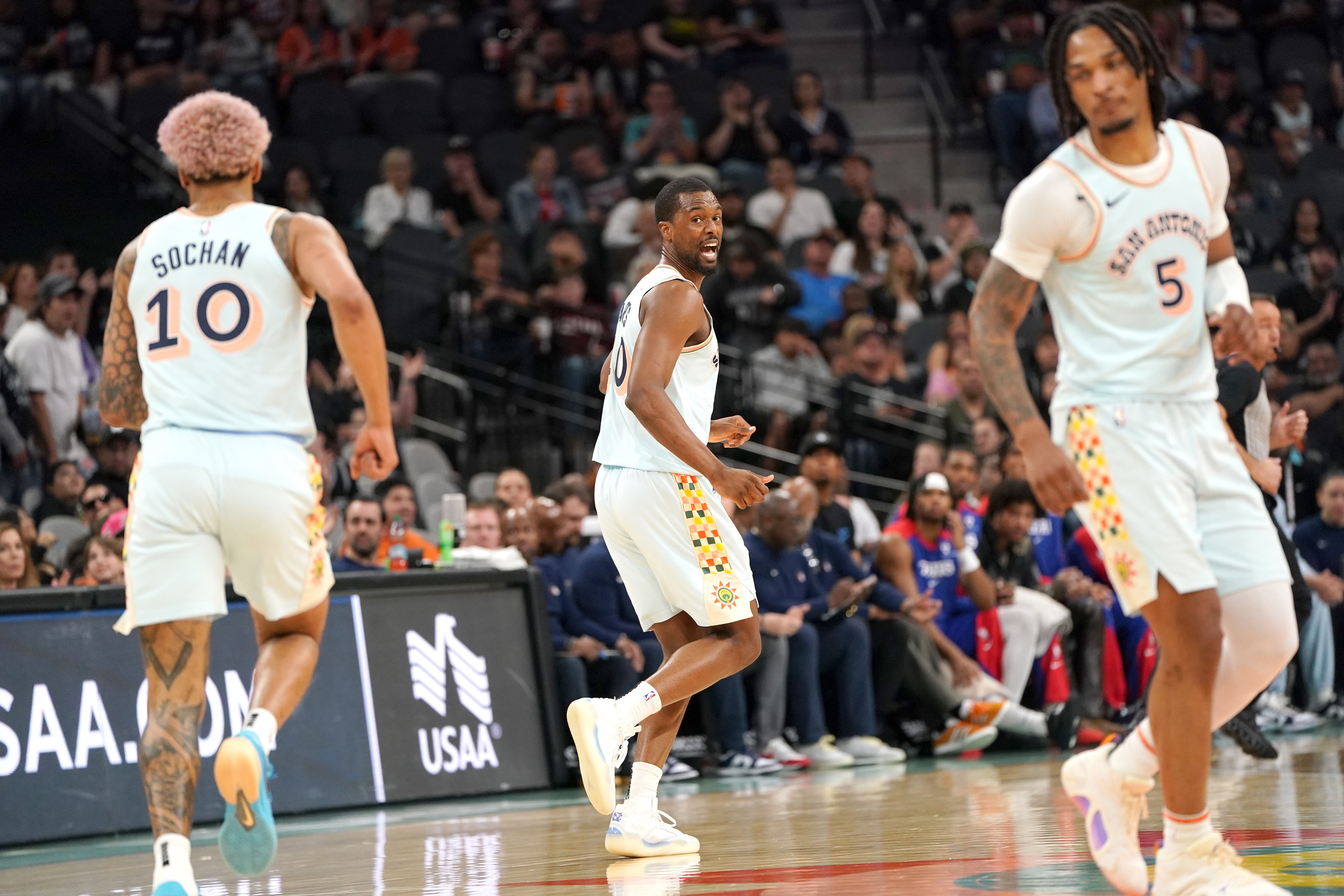  卡斯?fàn)枺何覀冴?duì)內(nèi)相互信任 沒有人在乎誰得分