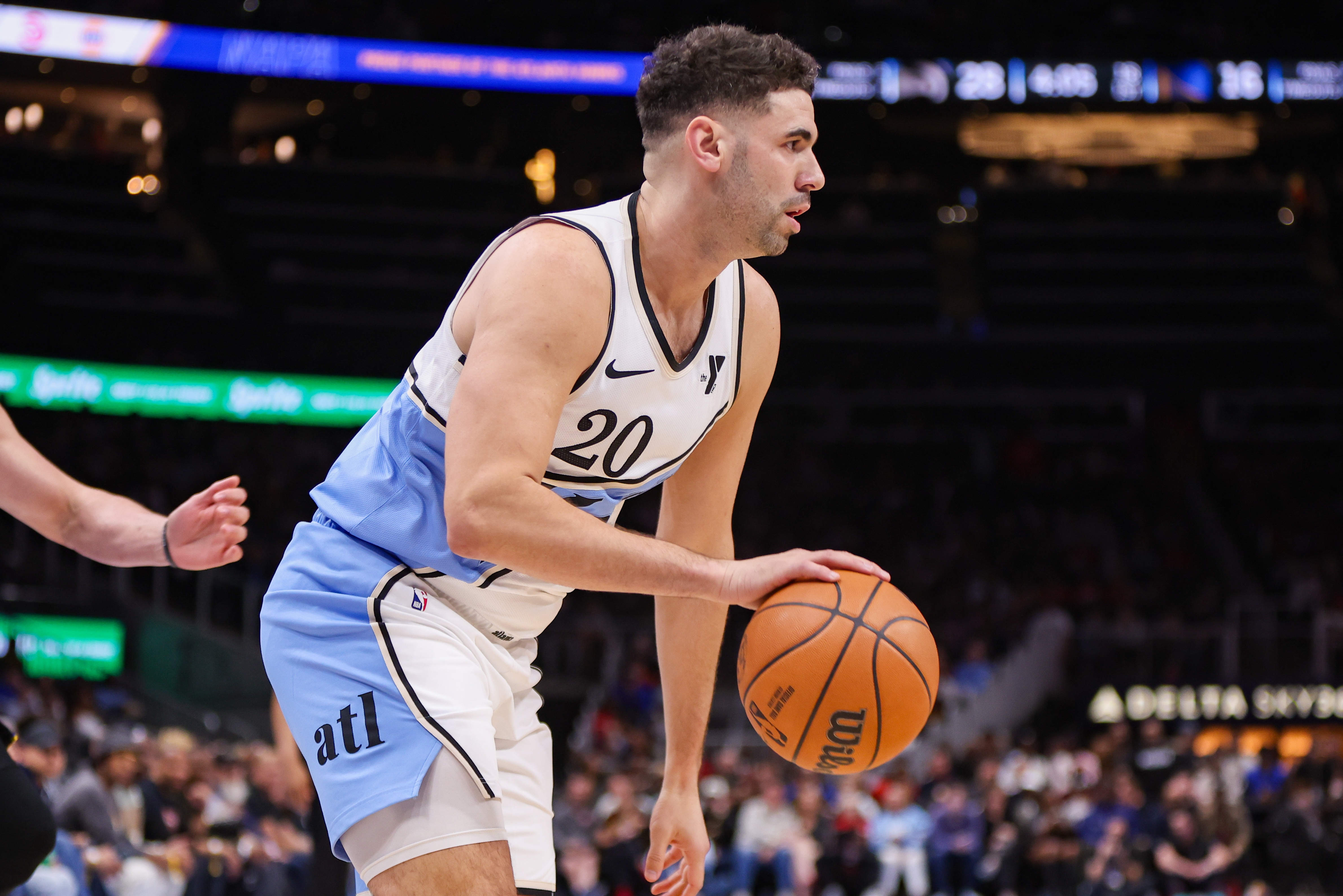  外線彈無虛發(fā)！尼昂次節(jié)出戰(zhàn)僅9分鐘 三分4中4高效轟下17分！