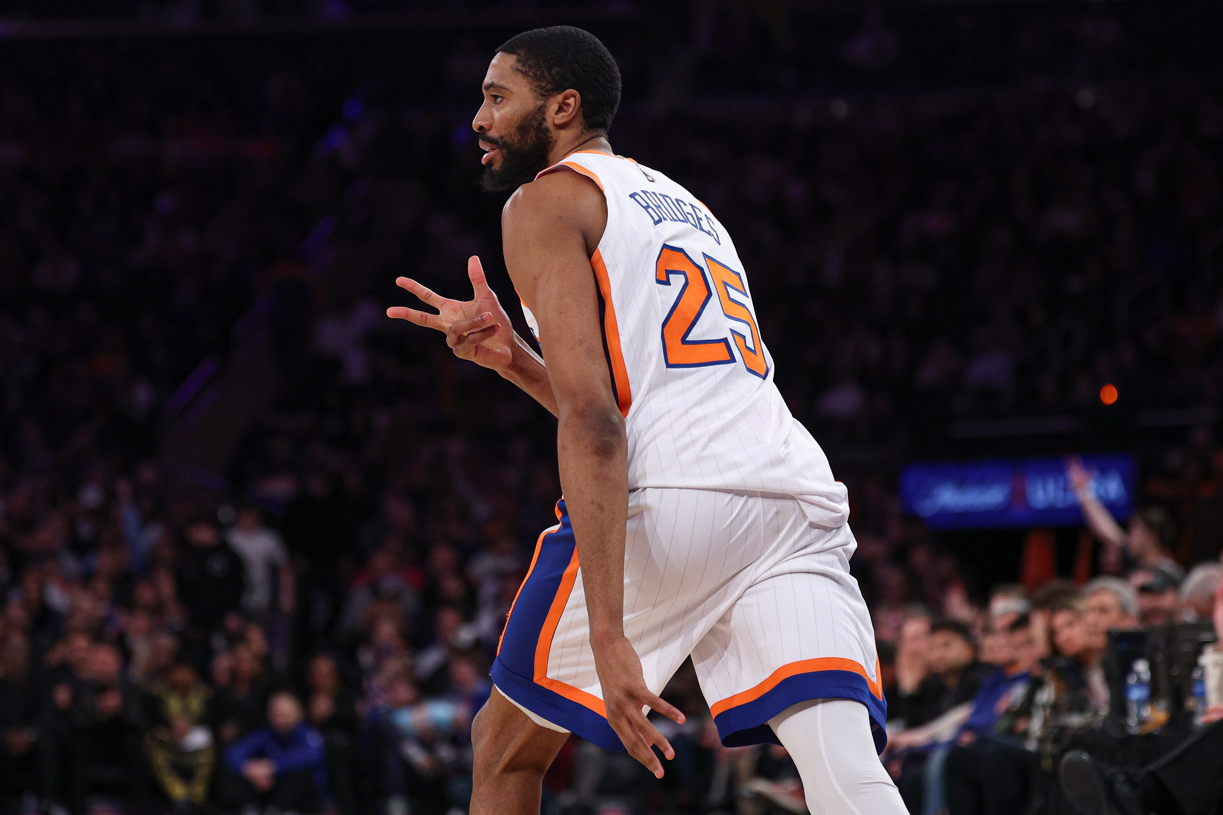  布里奇斯談進攻端表現(xiàn)：相信我的努力與隊友 一切都歸功于他們