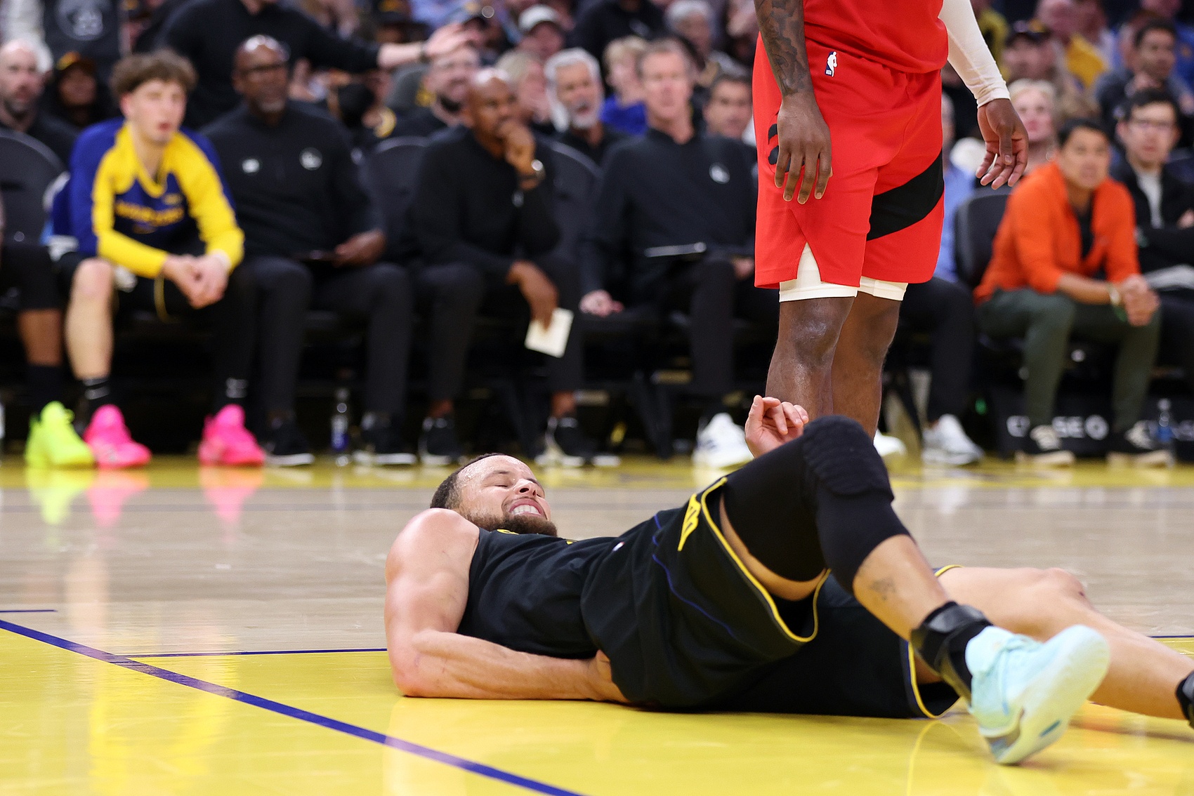  Shams：庫里將前往邁阿密與球隊會合 能否出戰(zhàn)取決挫傷治療反應(yīng)