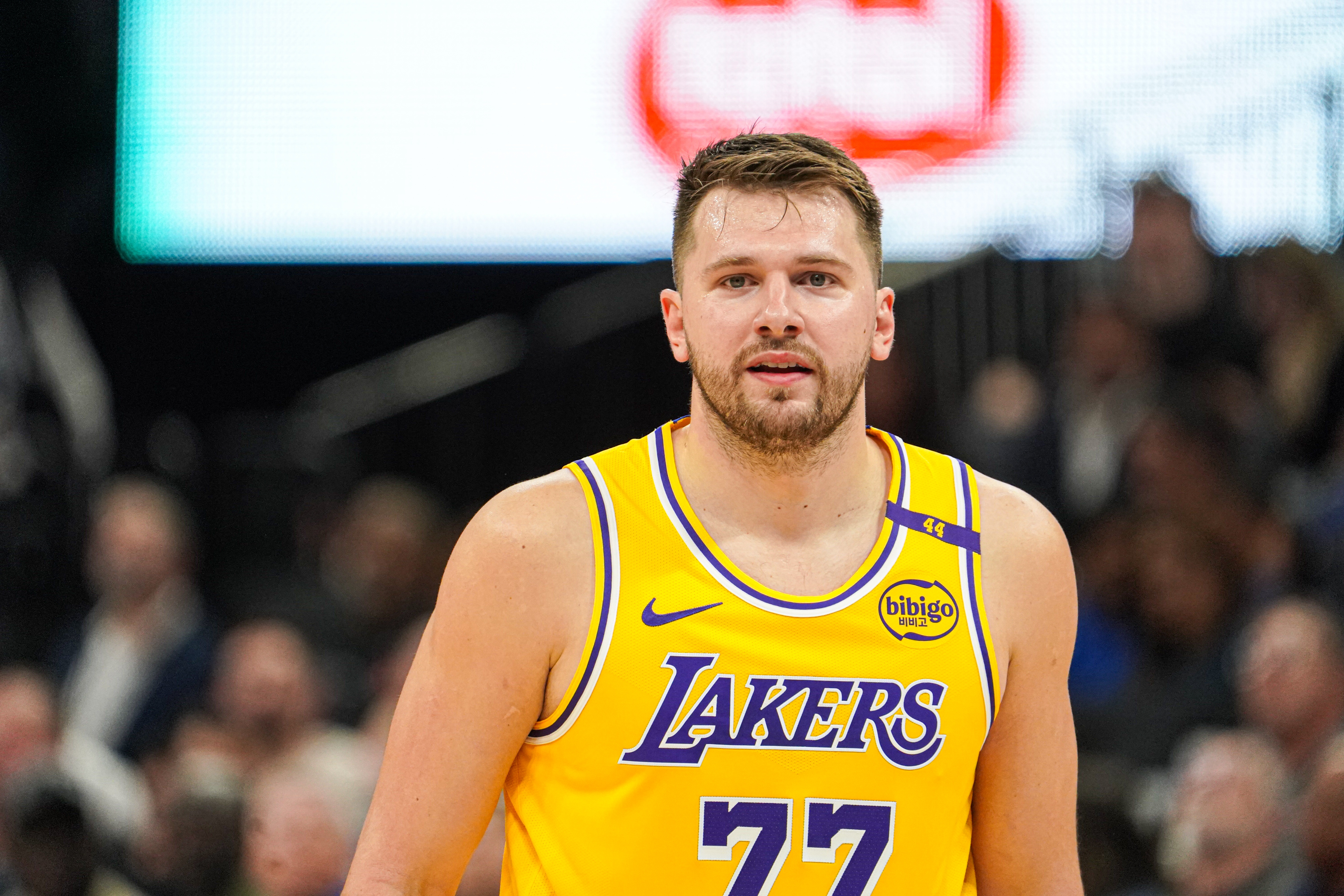  狀態(tài)不俗！東契奇首節(jié)6中3拿到9分2板4助1斷 正負值+11