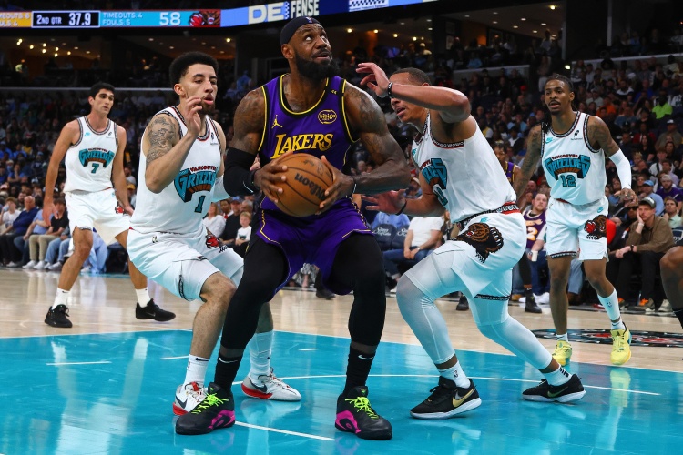  三瓶毒藥！東詹里同場皆至少25分8助 湖人三核驅動啃下關鍵卡位戰(zhàn)