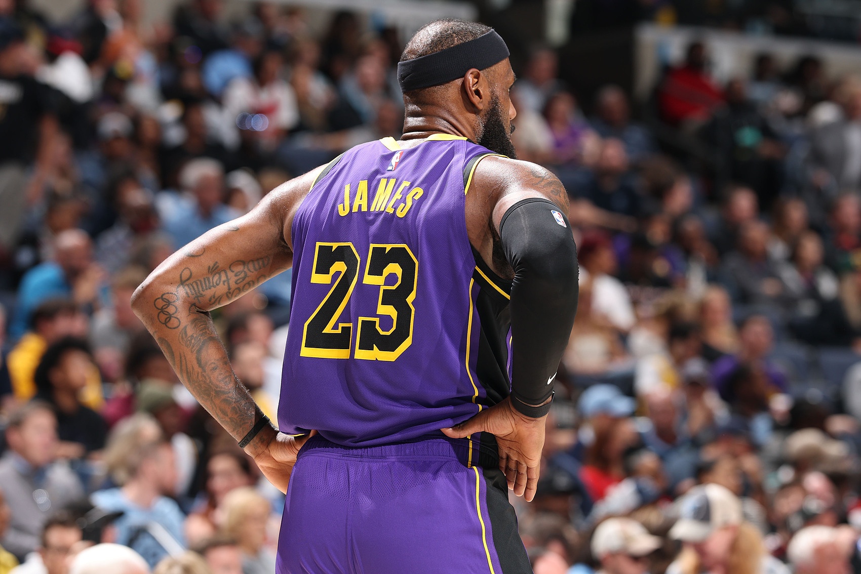  明日湖人迎戰(zhàn)火箭 詹姆斯左腹股溝拉傷但大概率將會出戰(zhàn)